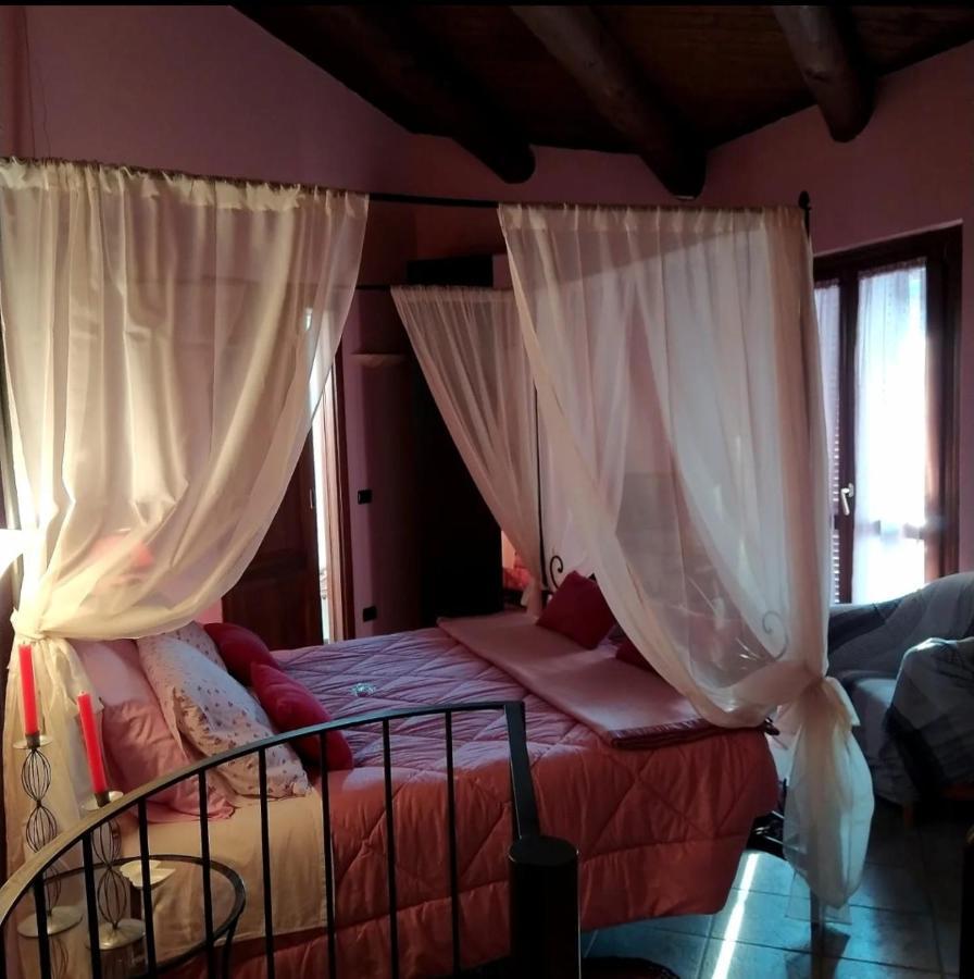 Cascina Roella Guest House มอนฟอร์เต ดิ อัลบา ภายนอก รูปภาพ