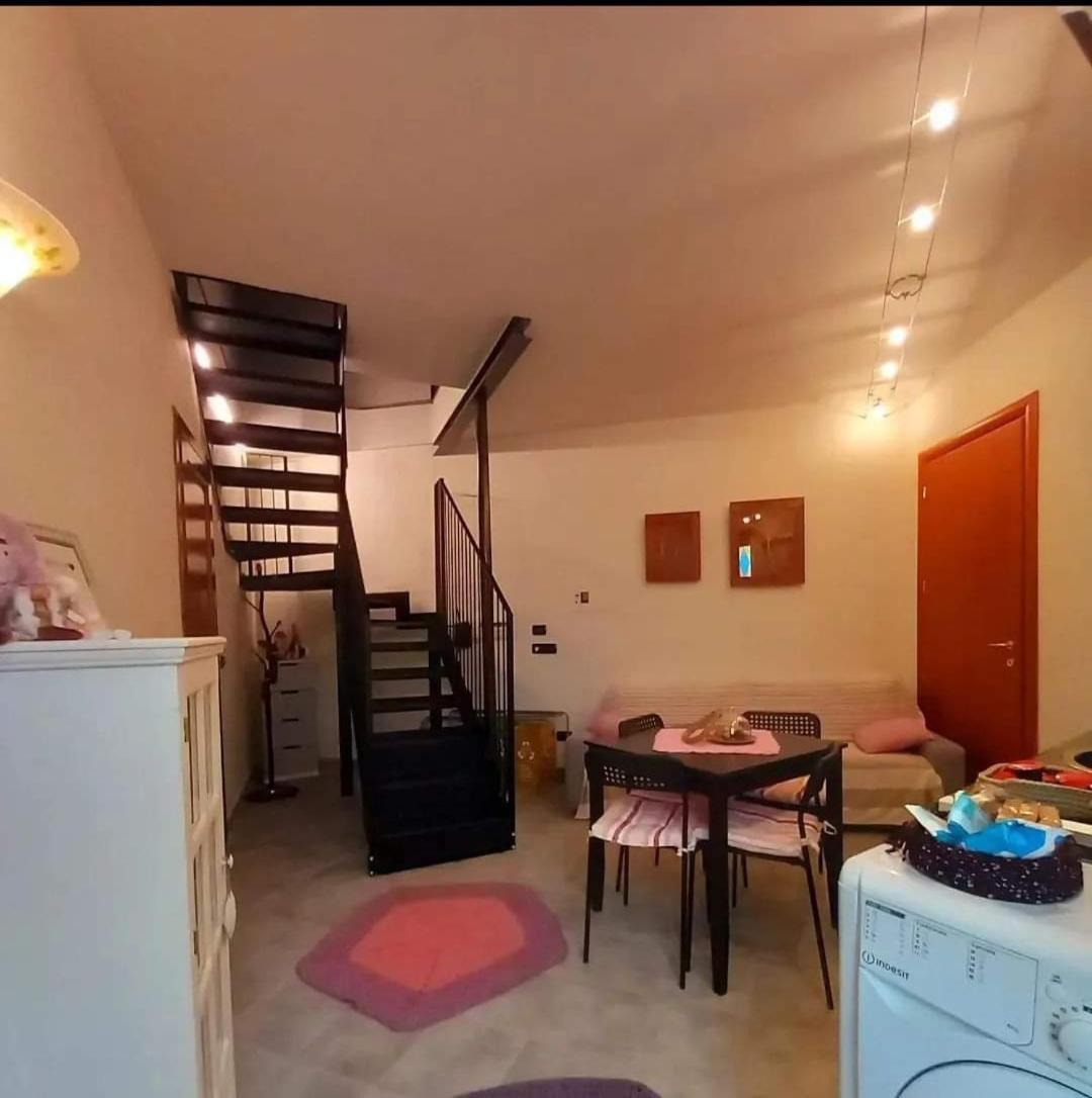 Cascina Roella Guest House มอนฟอร์เต ดิ อัลบา ภายนอก รูปภาพ