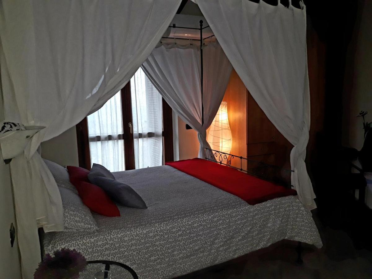 Cascina Roella Guest House มอนฟอร์เต ดิ อัลบา ภายนอก รูปภาพ